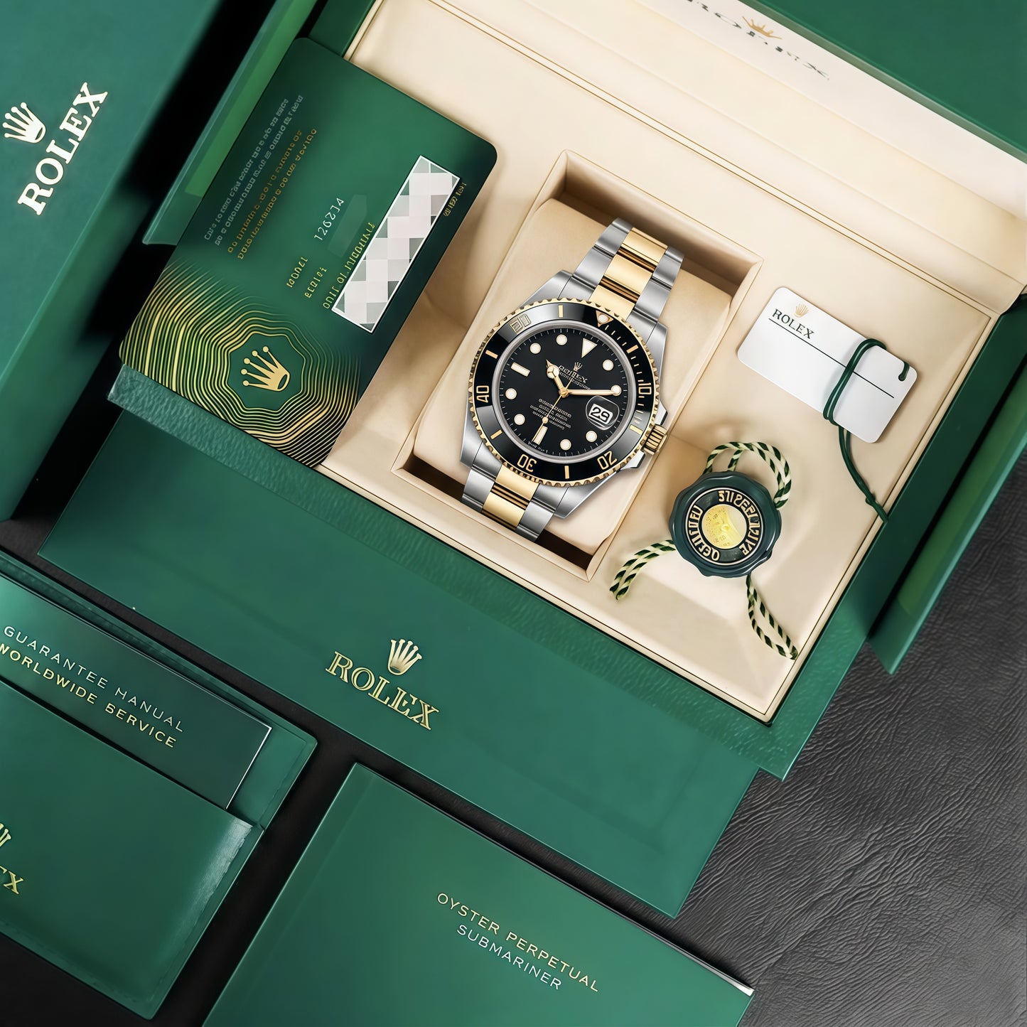 Submariner Rolesor – Black Dial Black Bezel Oyster Date