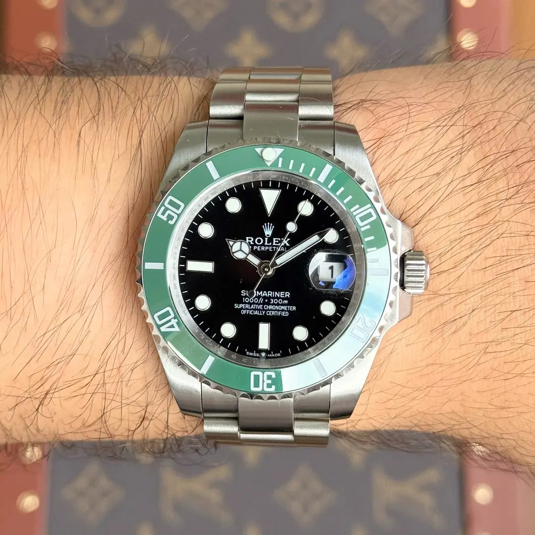 Detalle bisel cerámico verde reloj Submariner Starbucks Kronos