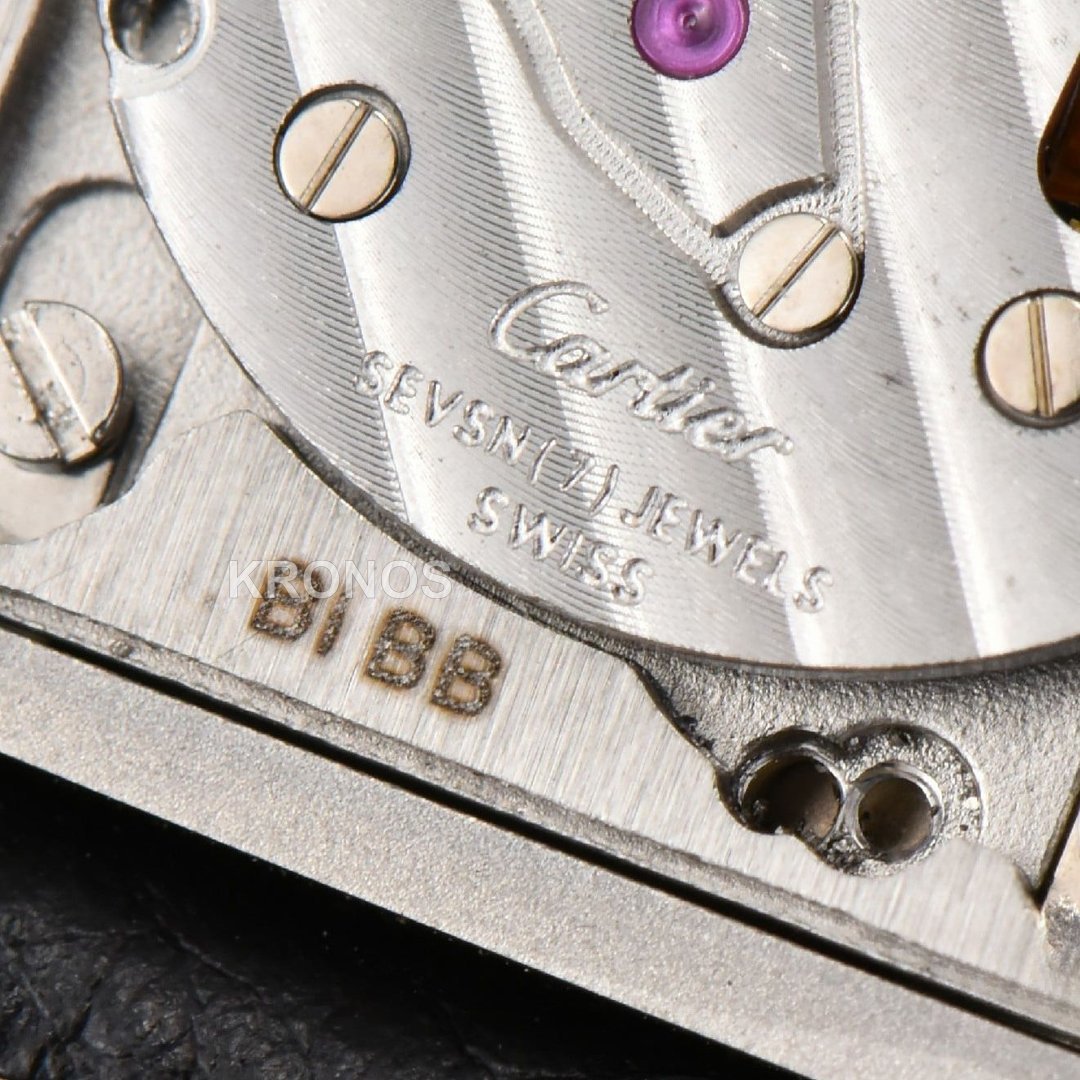 Tank Must Small 29.5×22mm White Dial - Authentic Movement