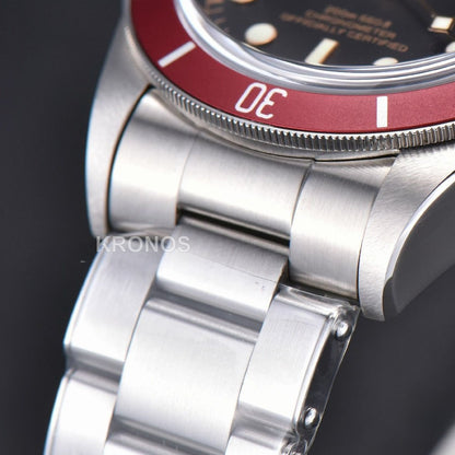 Heritage 2016 Black Bay Shield Red 41mm - Authentic Movement
