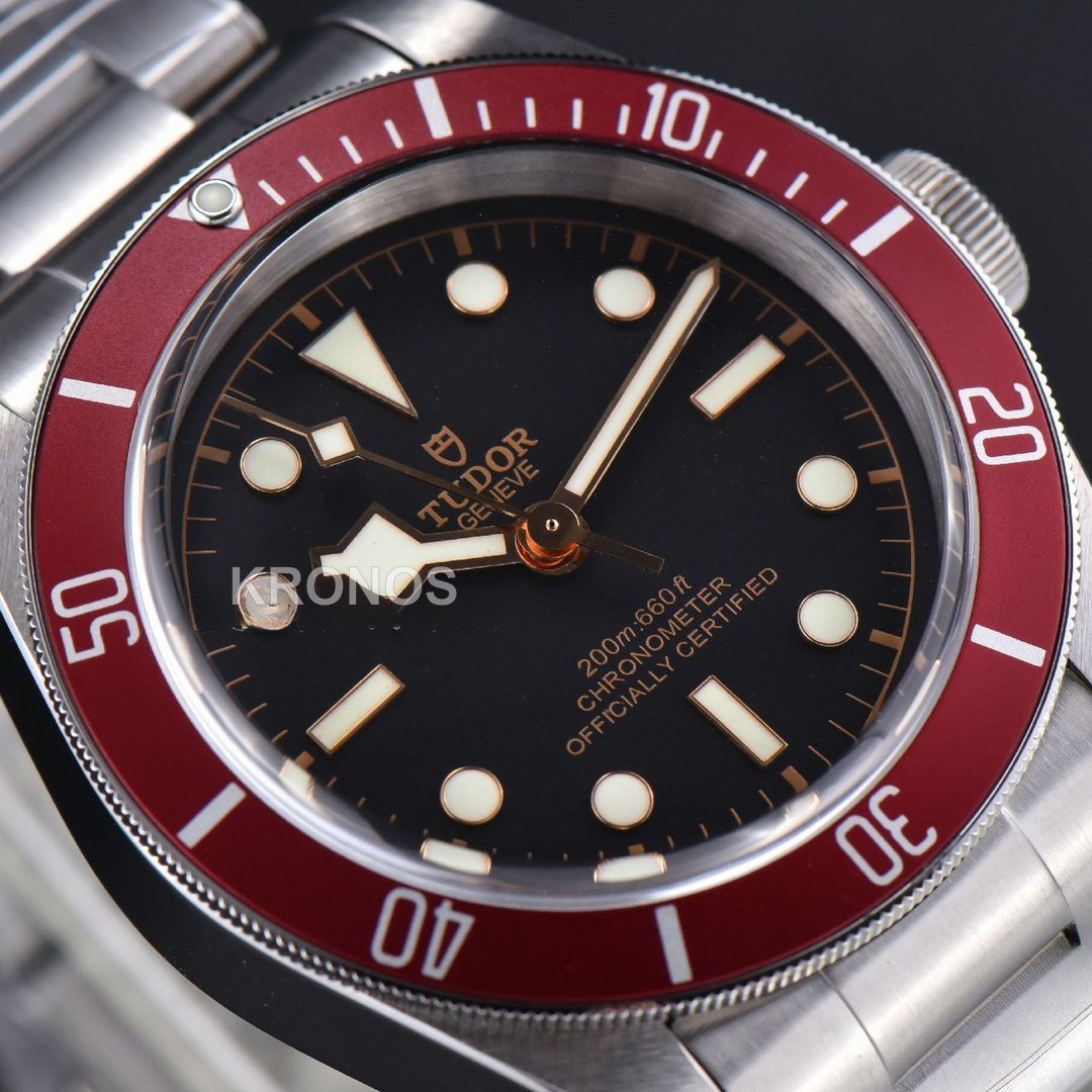 Heritage 2016 Black Bay Shield Red 41mm - Authentic Movement