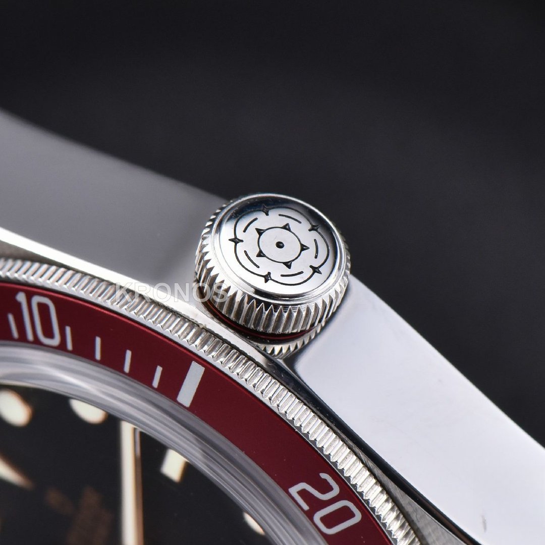 Heritage 2016 Black Bay Shield Red 41mm - Authentic Movement