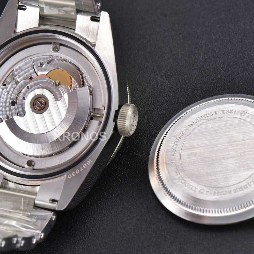 Heritage 2016 Black Bay Shield Red 41mm - Authentic Movement