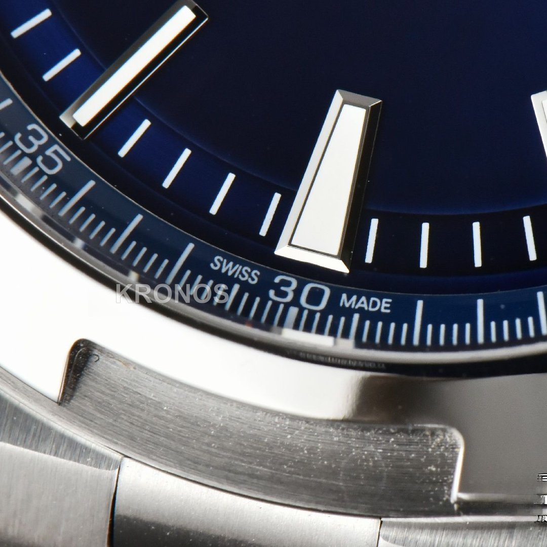 Overseas 4500v 41mm Blue Dial - Authentic Movement